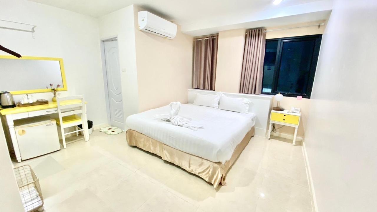 Abcyq Hotel Bangkok Exteriör bild